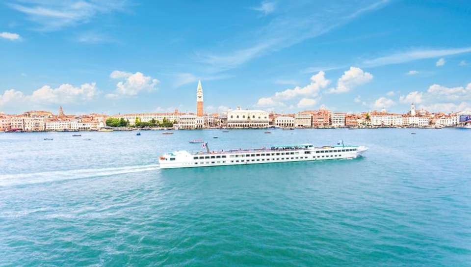 Family Club - Timeless Venice (port-to-port package) - Croisieurope - Italy - Image 1
