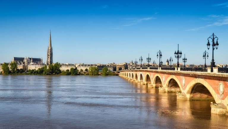 Family Cruise in Bordeaux-The Land and its History (port-to-port cruise) trip - alternative tour available