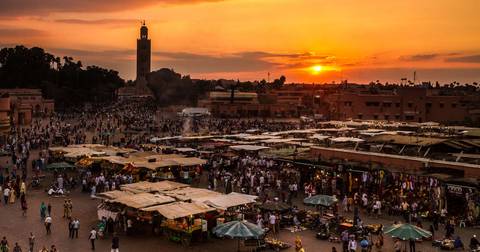 Marrakech Walking Tour: Family Marrakech, Atlas & Essaouira Adventure