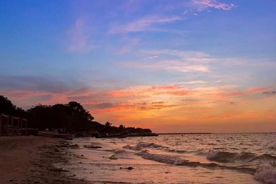 Fenix Beach Full Day In Tierra Bomba- 1st beach line - Tangol Tours - Colombia - Image 2