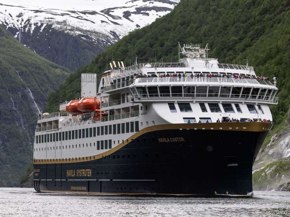 Fjords, Cruise & Coast - 9 days - On The Go Tours - Norway - Image 3