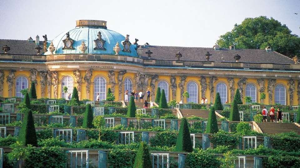 From Amsterdam to Berlin (port-to-port cruise) - Tweet World Travel - Holland - Image 9