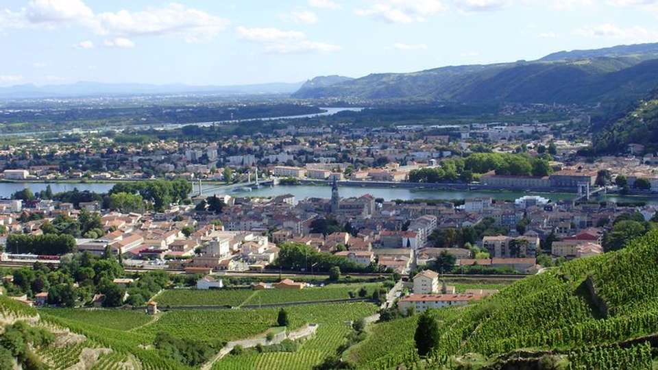 From Burgundy to the Camargue along the Saône and the Rhône Rivers (port-to-port cruise) - Tweet World Travel - France - Image 7