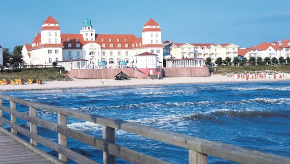 Image 3 of 8