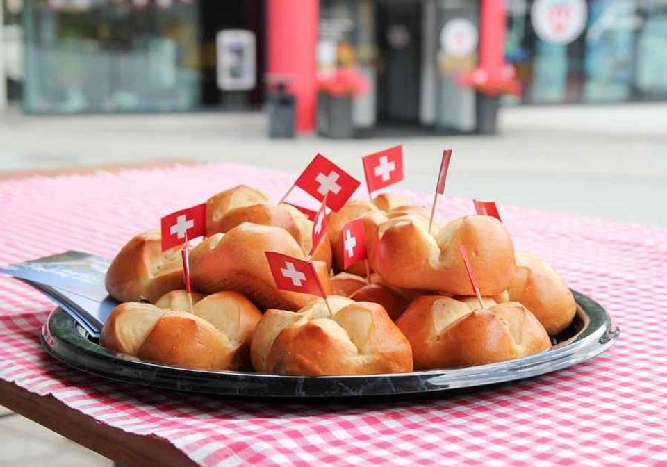 From Italian Lakes to Swiss Peaks - Indus Travels - Italy