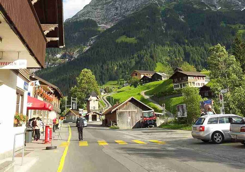 From Italian Lakes to Swiss Peaks - Indus Travels - Italy