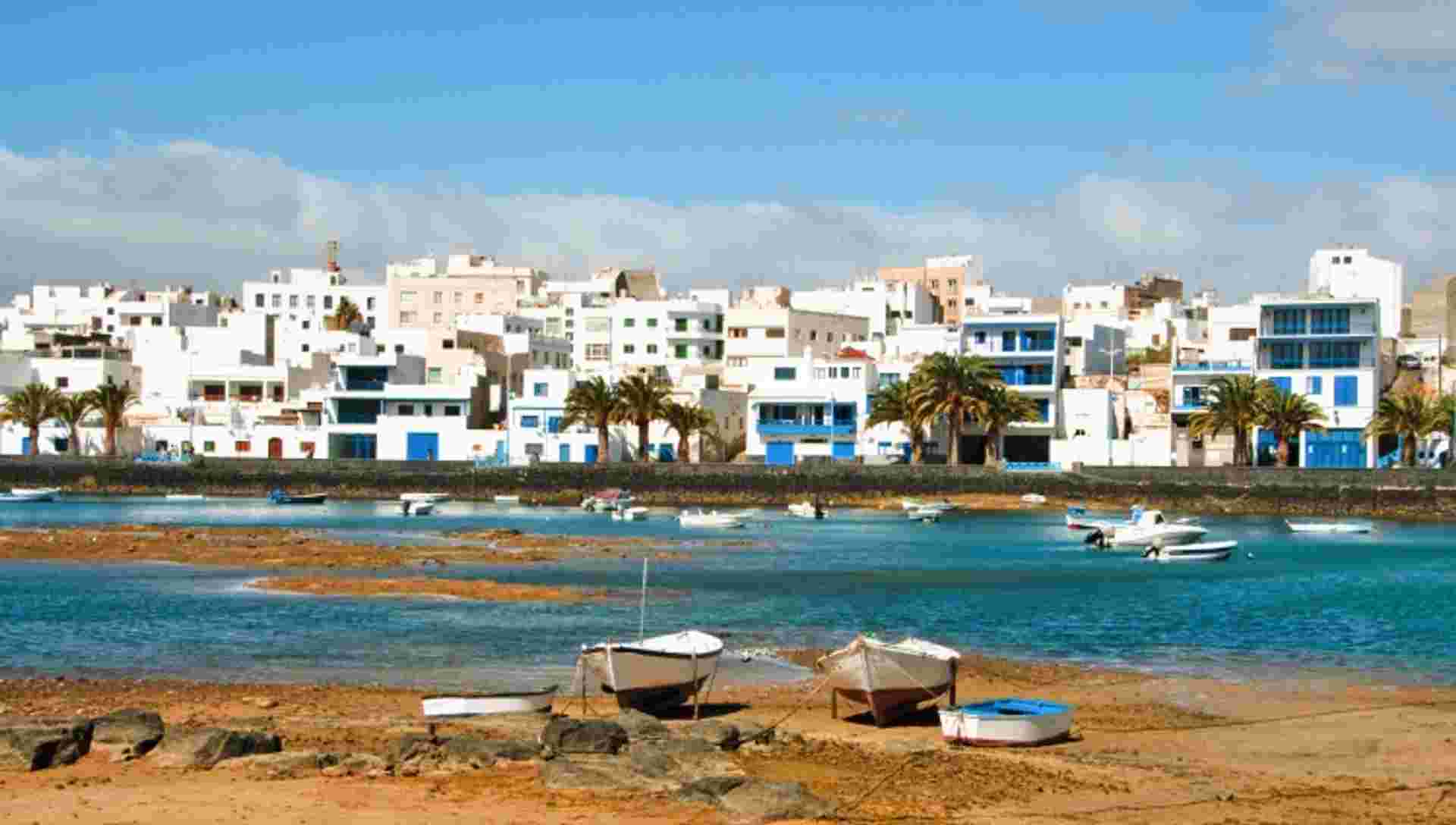 From Morocco's Imperial Cities to the Andalusian Flatlands, from Arrecife to Malaga. Magnificent Mudéjar Art (port-to-port package)