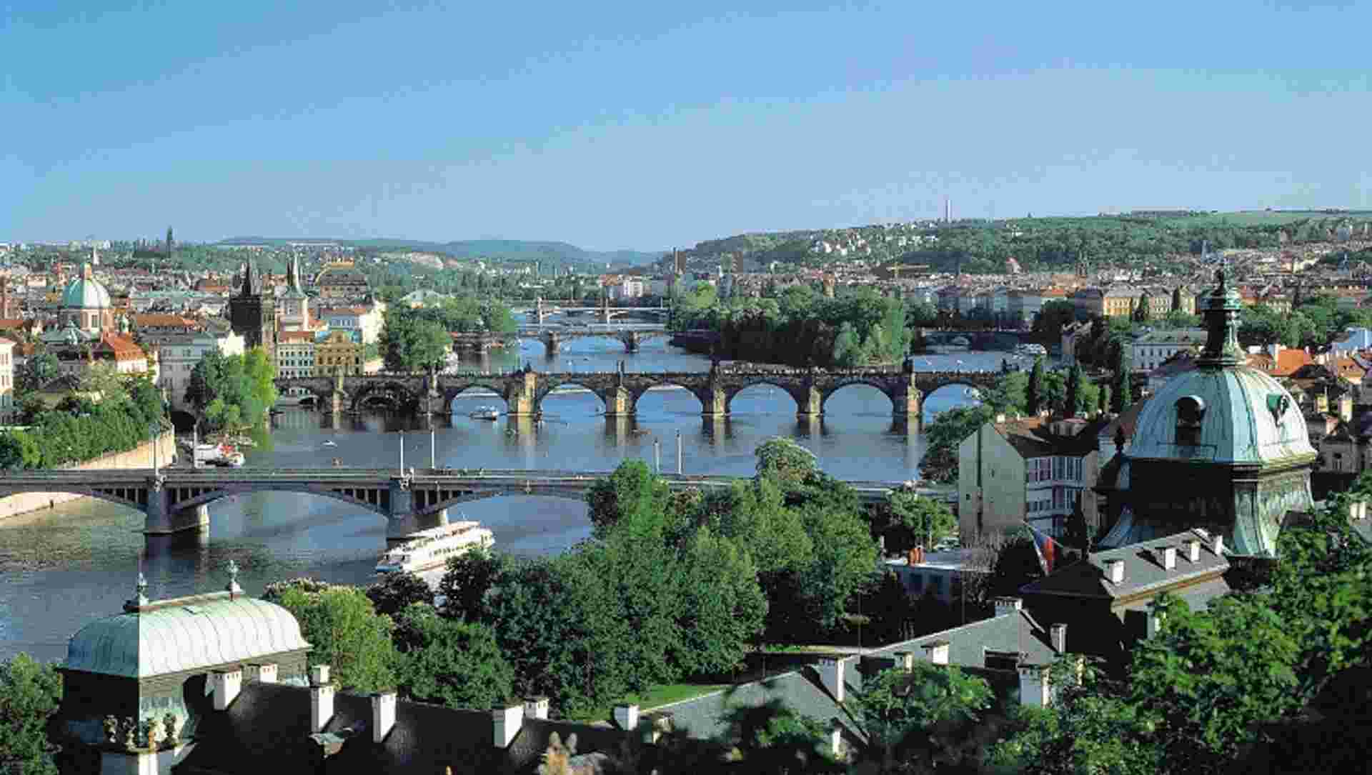 From Prague to Berlin: Cruise on the Vltava and Elbe Rivers (port-to-port cruise)