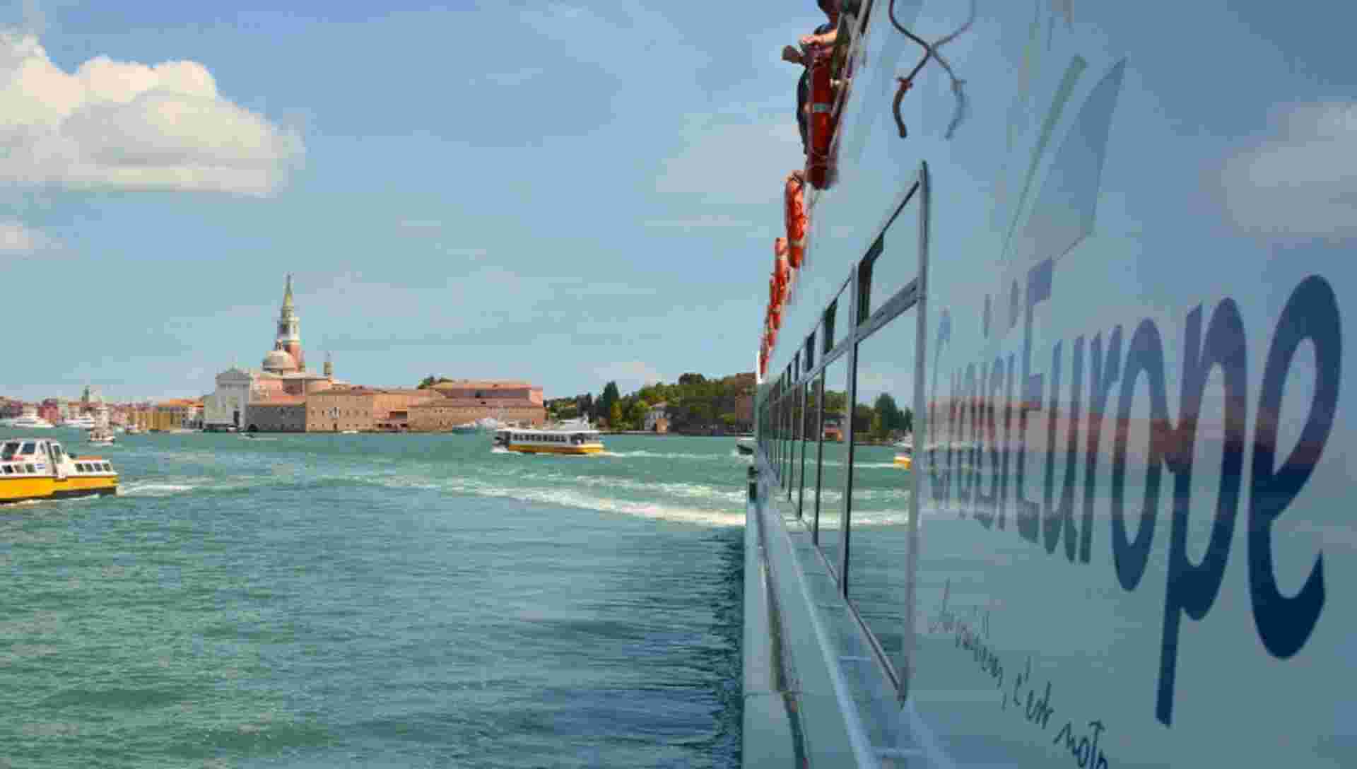 From the Canals of Venice to Renaissance-infused Mantua & Milan and Lake Como Extended Stay (port-to-port cruise)