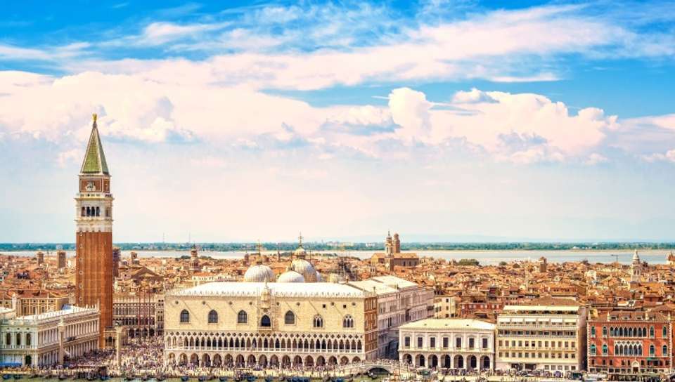 From the Canals of Venice to Renaissance-infused Mantua & Milan and Lake Como Extended Stay (port-to-port cruise) - Croisieurope - Italy - Image 3