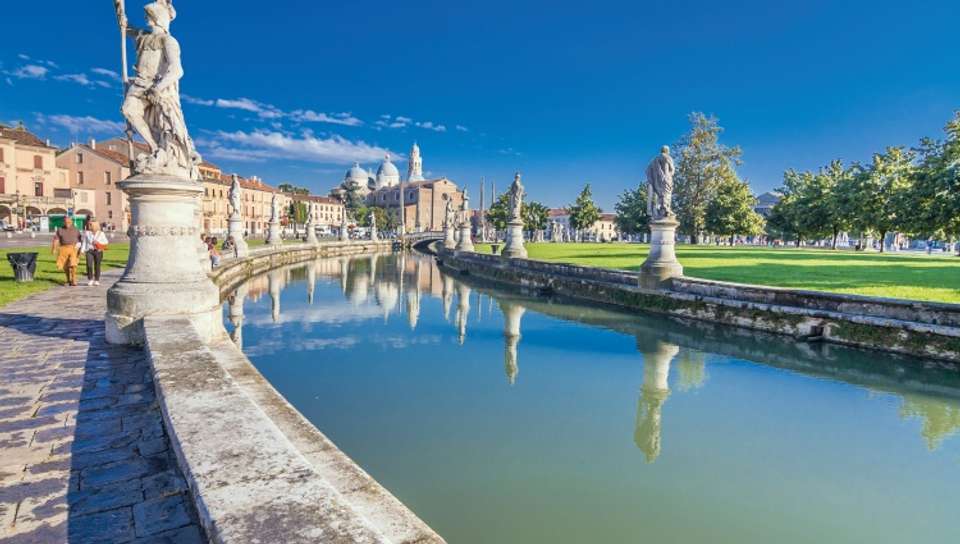 From the Canals of Venice to Renaissance-infused Mantua & Milan and Lake Como Extended Stay (port-to-port cruise) - Croisieurope - Italy - Image 4