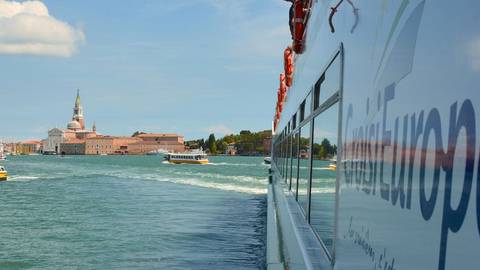 Europe Guided And Escorted Tours: From The Canals Of Venice To Renaissance-infused Mantua & Milan And Lake Como Extended Stay (port-to-port Cruise)