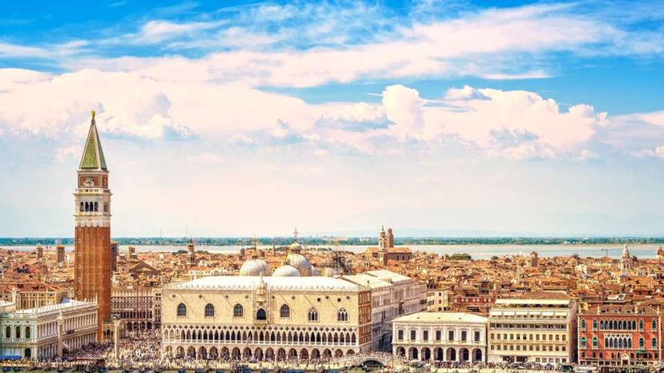 From the Canals of Venice to Renaissance-infused Mantua & Milan and Lake Como Extended Stay (port-to-port cruise) - Tweet World Travel - Italy - Image 3
