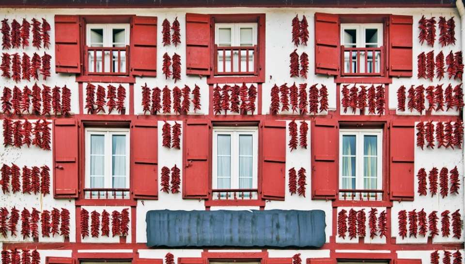 From the French Basque Country to Bordeaux - Fine French cuisine at the foot of the Pyrenees and a cruise to discover Bordeaux and its outlying areas (port-to-port cruise) - Croisieurope - France