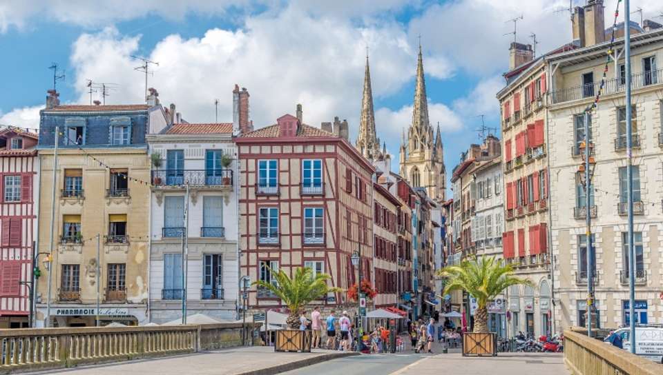 From the French Basque Country to Bordeaux - Fine French cuisine at the foot of the Pyrenees and a cruise to discover Bordeaux and its outlying areas (port-to-port cruise) - Croisieurope - France