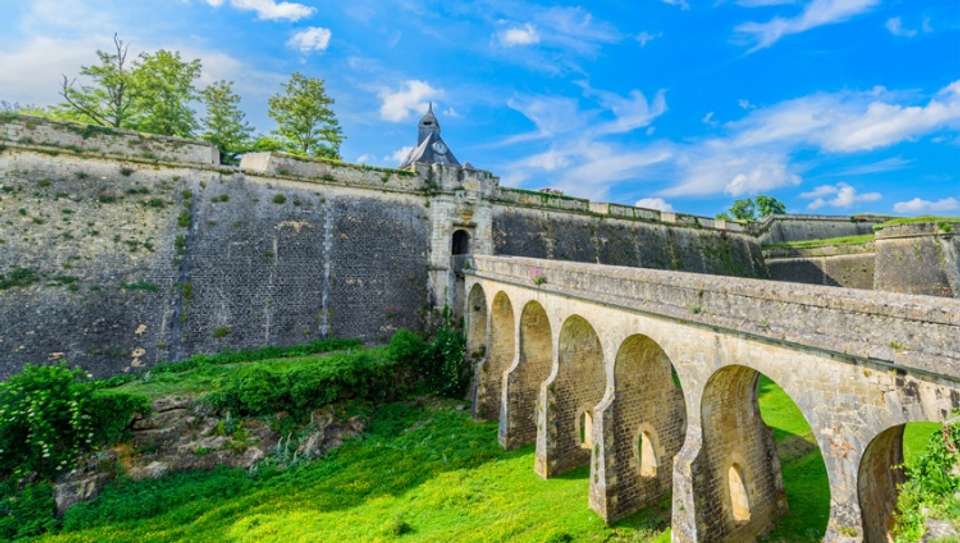 From the French Basque Country to Bordeaux - Fine French cuisine at the foot of the Pyrenees and a cruise to discover Bordeaux and its outlying areas (port-to-port cruise) - Croisieurope - France