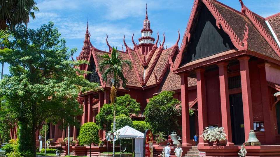 From the Mekong Delta to the Angkor Temples (port-to-port cruise) - Tweet World Travel - Vietnam - Image 5