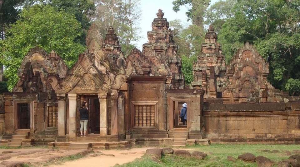 Full-day Banteay Srei, Preah Dak, and Temples Tour - V Happy Travel - Cambodia - Image 4