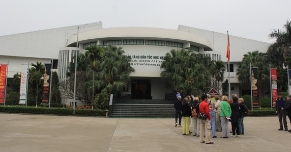 Image 4 of 9