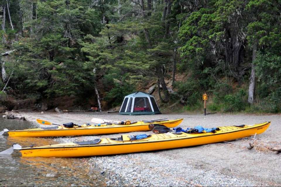 Full Day Kayak & Trekking on Mascardi Lake - Tangol Tours - Argentina - Image 5