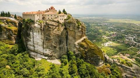 Athens Cultural, Religious And Historic Sites Tour: Full Day Tour To Meteora And Vergina