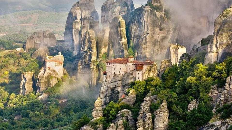 Full Day Tour to Meteora and Vergina - Theodores Travel - Greece - Image 2