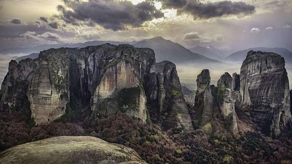 Full Day Tour to Meteora and Vergina - Theodores Travel - Greece - Image 3
