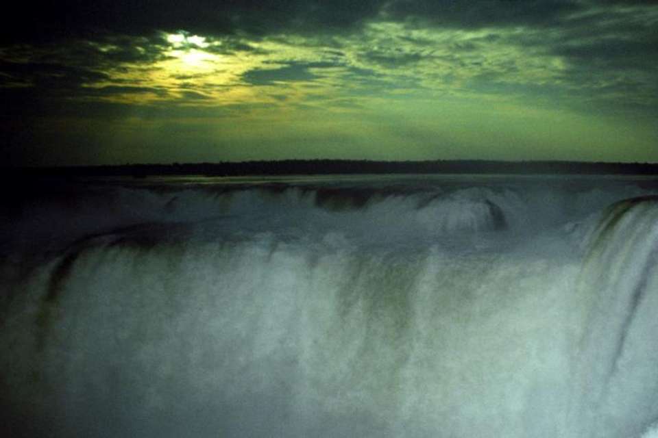 Full Moon Experience at Iguazu Falls - Tangol Tours - Argentina - Image 3