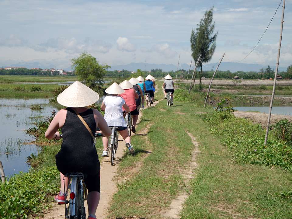 Full Moon Festival Express - 8 days - On The Go Tours - Vietnam