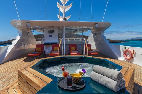 Galapagos Encounter: Southern Islands (grand Queen Beatriz) - November 2025