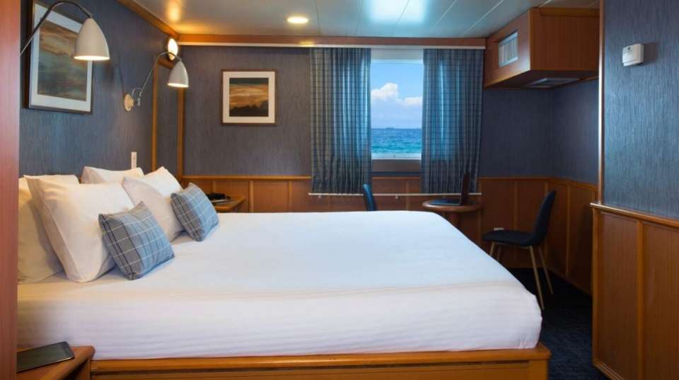 YACHT ISABELA II SEABIRD SANCTUARY EXPEDITION (Mon - Fri) - undefined - Image 2