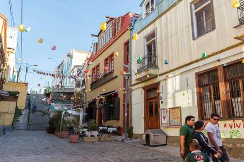 South America Eco Tours: Gastronomic Experience In Valparaiso