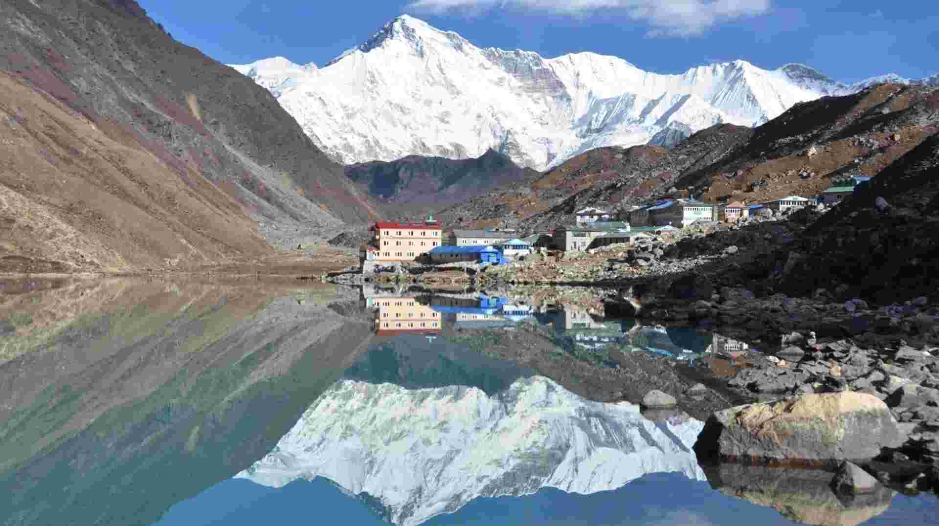 Gokyo  Valley Circuit  trek 