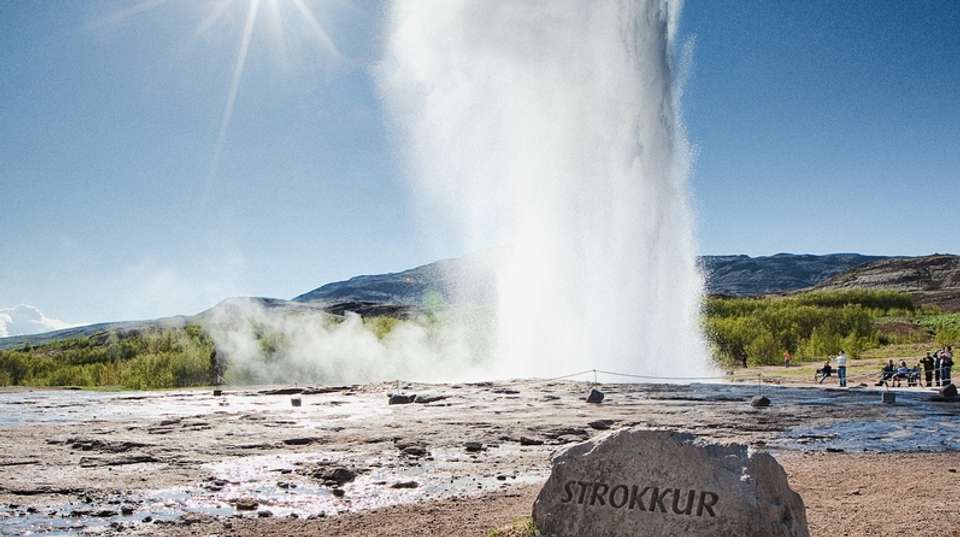 Golden Circle Afternoon Tour - Bustravel Iceland - Iceland
