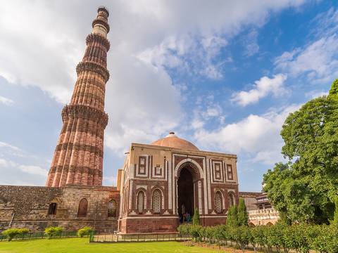 New Delhi Explorer Tour: Golden Triangle & Khajuraho - 8 Days