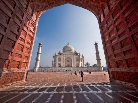 Golden Triangle, Italian-speaking Guide - Spring Tours
