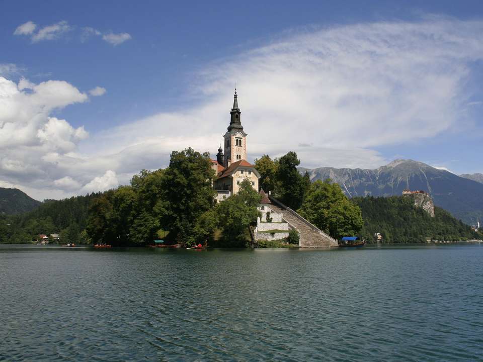 Gondolas, Lakes & Split - 9 Days - On The Go Tours - Italy - Image 3