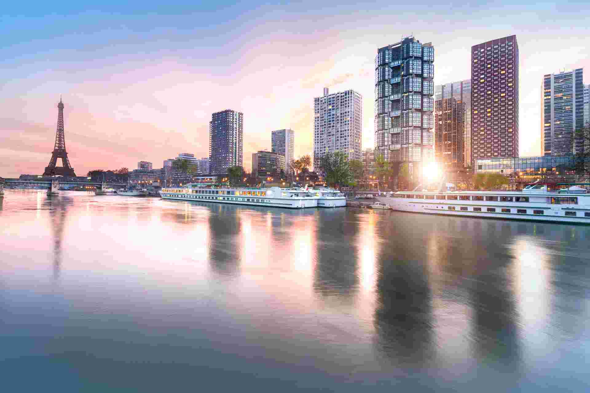 Gourmet cruise on the Seine - Meal designed by Pierre Gagnaire, 3 Michelin stars - A culinary escape between flavors and heritage (port-to-port cruise)