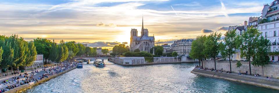 Gourmet cruise on the Seine - Meal designed by Pierre Gagnaire, 3 Michelin stars - A culinary escape between flavors and heritage (port-to-port cruise) - Tweet World Travel - France - Image 4