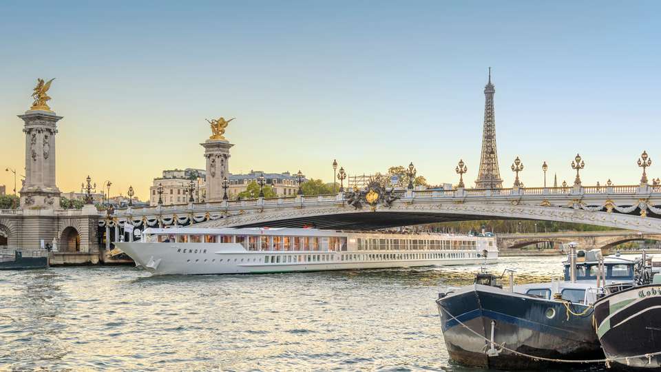 Gourmet cruise on the Seine - Meal designed by Pierre Gagnaire, 3 Michelin stars - A culinary escape between flavors and heritage (port-to-port cruise) - Tweet World Travel - France - Image 5