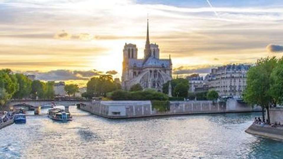 Gourmet cruise on the Seine - Meal designed by Pierre Gagnaire, 3 Michelin stars - A culinary escape between flavors and heritage (port-to-port cruise) - Croisieurope - France - Image 4