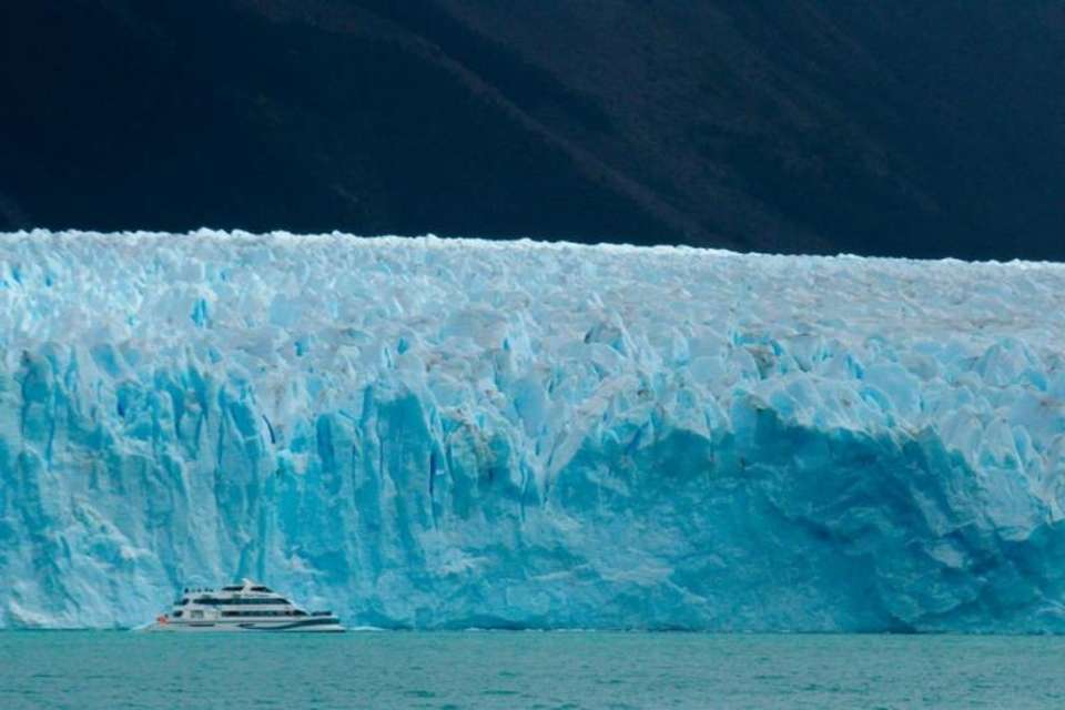 Gourmet Glaciers Experience from El Calafate with optional walkways in Perito Moreno - Tangol Tours - Argentina - Image 5