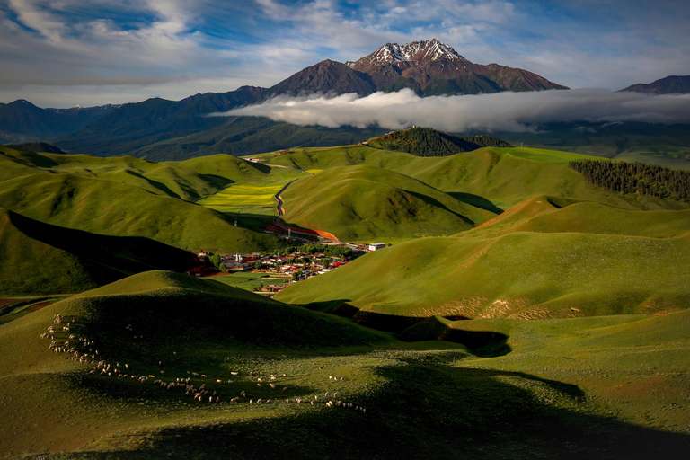 Baku Explorer Tour: Grand Asian Caravan