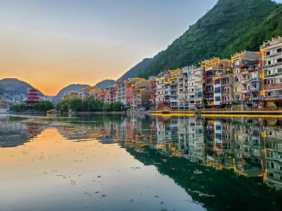 Image 3 of 4