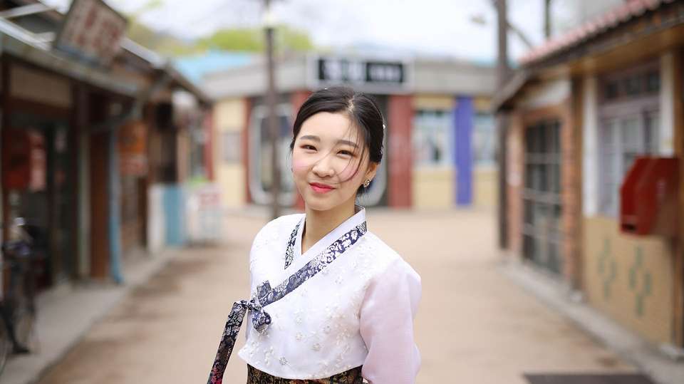 Gyeongbokgung Hanbok PhotoShoot - Hab Korea - South Korea - Image 6