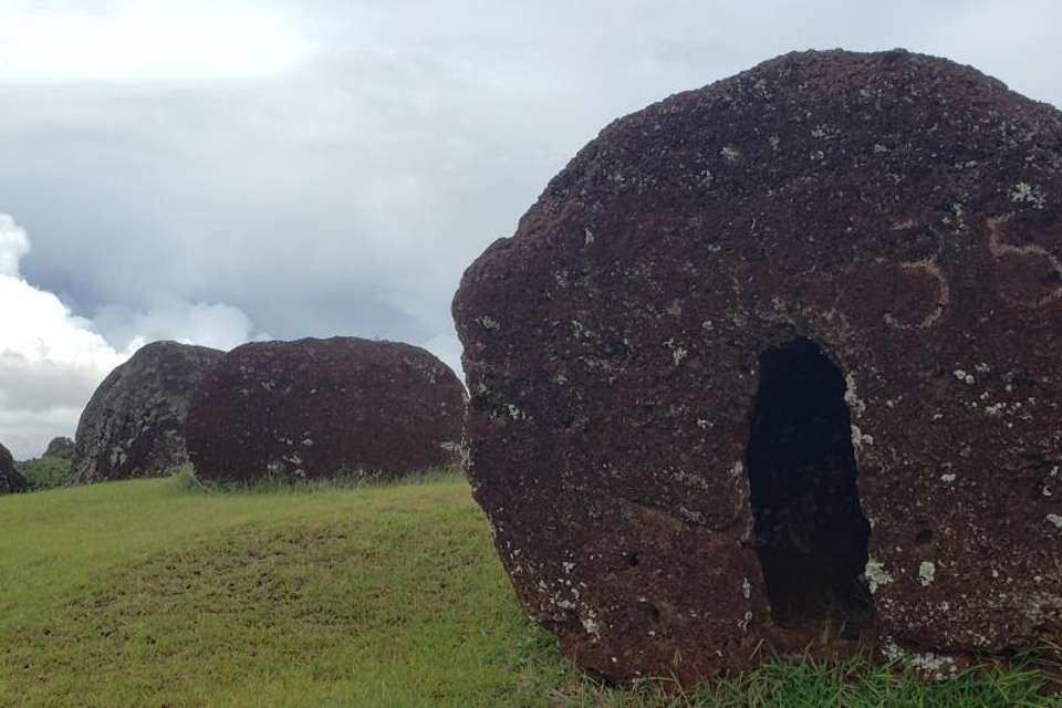 Half Day Ahu Akivi The Seven Moais in Easter Island - Tangol Tours - Chile - Image 4