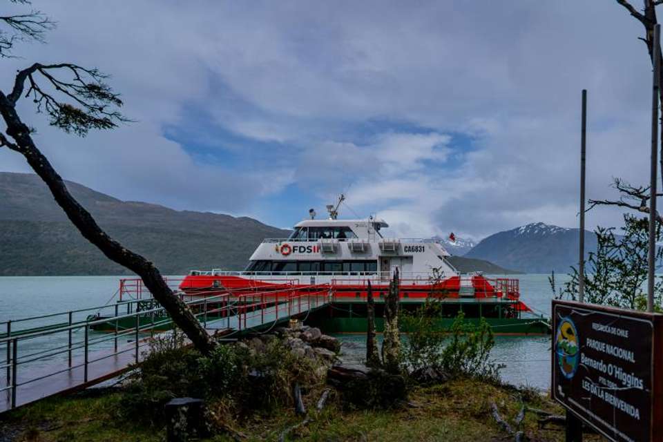 Half-Day Cruise to Balmaceda & Serrano Glaciers - Tangol Tours - Chile - Image 2