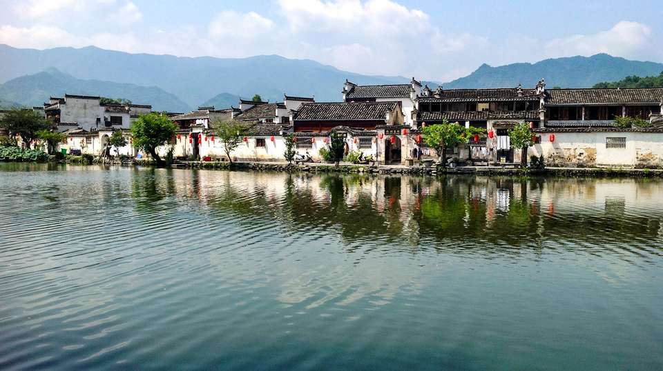Half Day Group Tour to Hongcun Village from Huangshan - Top China Travel - China - Image 3