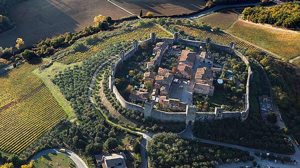 Half-Day Guided Hike to Monteriggioni from Siena - Tuscan Escapes - Italy