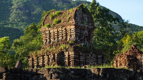 Image 2 of 6